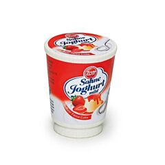 Leksaksmat - Yoghurt i trä - jordgubbspannacotta
