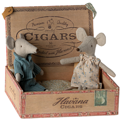 Maileg - Möss i cigarrlåda - med mamma & pappa. Maileg leksaker