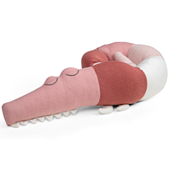 Sebra kudde stickad - Sleepy Croc, blossom pink. Fin inredning till barnrummet